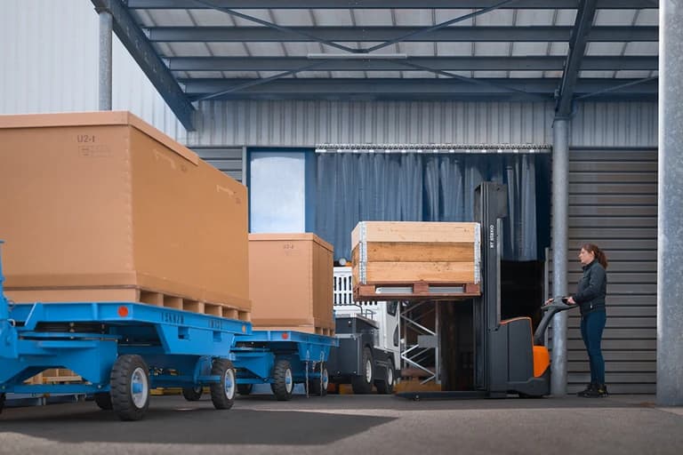 Tracto 29t operatore seduto, per attività intensive su lunghe distanze - Immagine 7