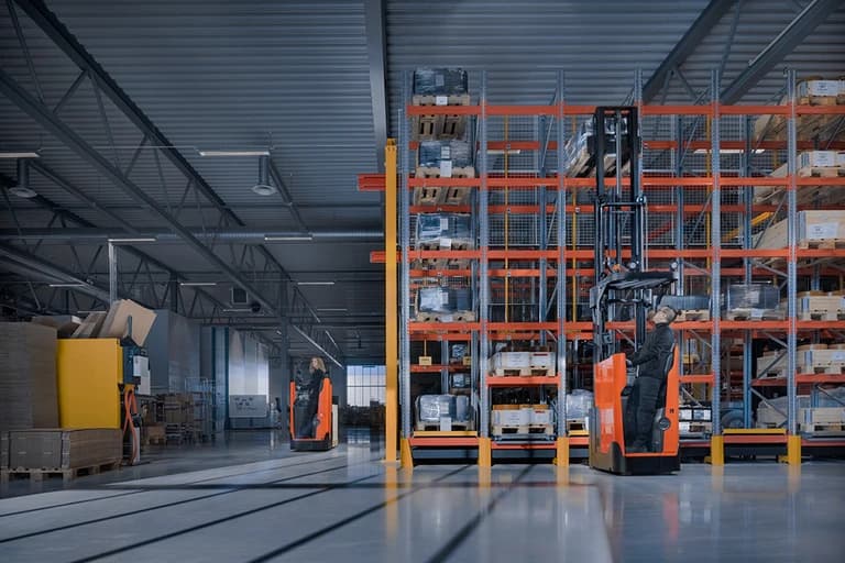 BT Staxio 1,6t Stoccatore stretto con guida in piedi e batteria al litio - Immagine 6