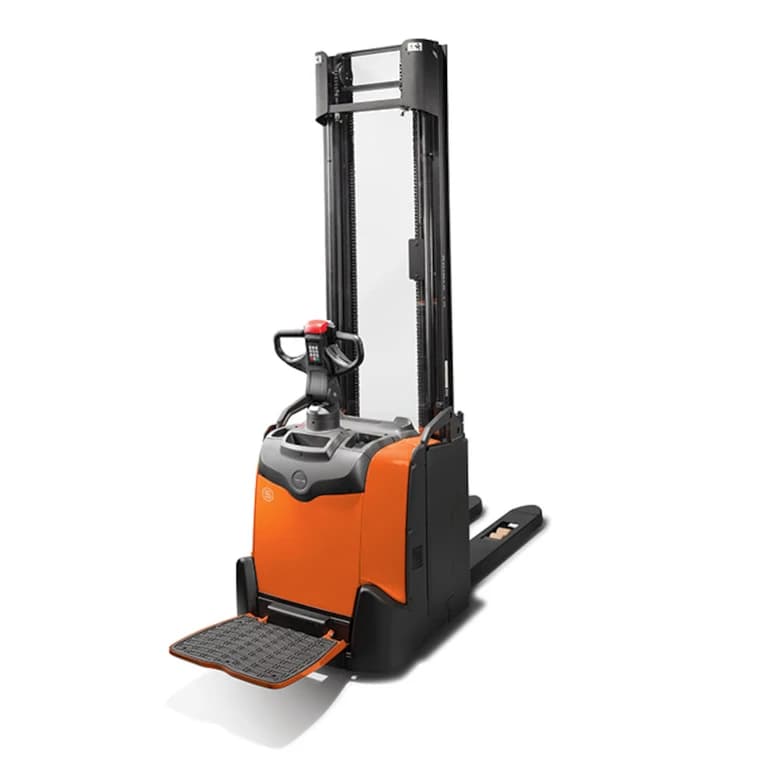 BT Staxio con pedana operatore 1.2t