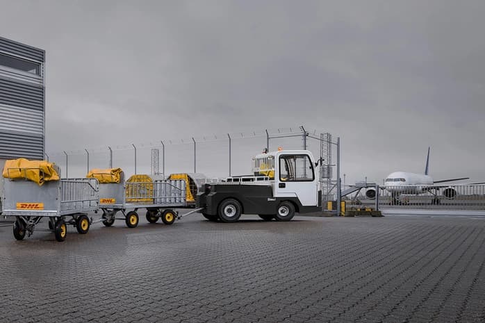 Trattori industriali con operatore a bordo seduto e trattori a pianale