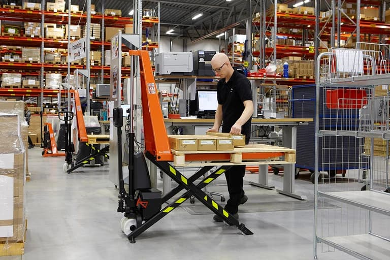 Toyota High Lifter Electric – Transpallet elettrico a pantografo - Immagine 9